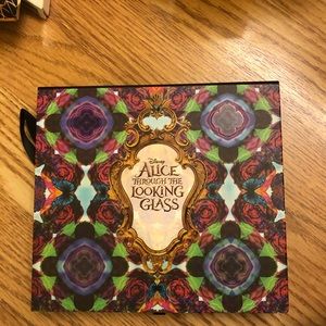 UrbanDecay Alice Through the Looking Glass Palette